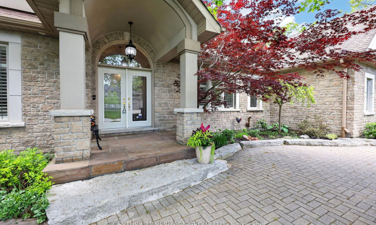 22 Lloyd Cook Drive E