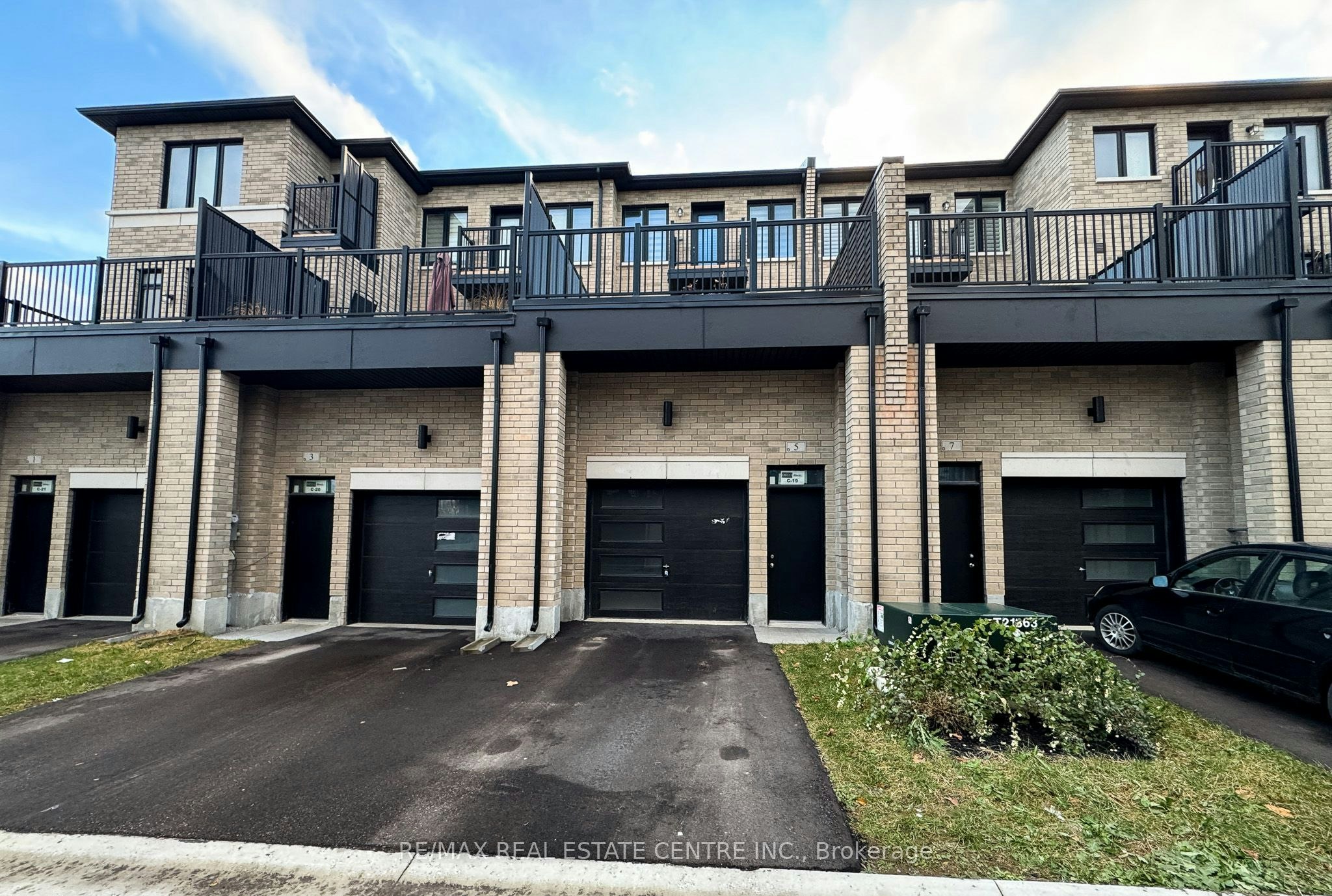 5 Cherry Hill Lane, Barrie, ON, L9J 0M7
