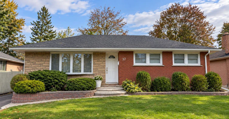 Main Floor-37 Downsview Drive, Barrie, ON, L4M 4P9