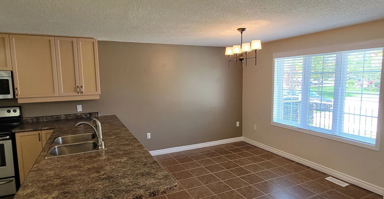172 Churchland Drive, Barrie, ON, L4N 8N5 - 3