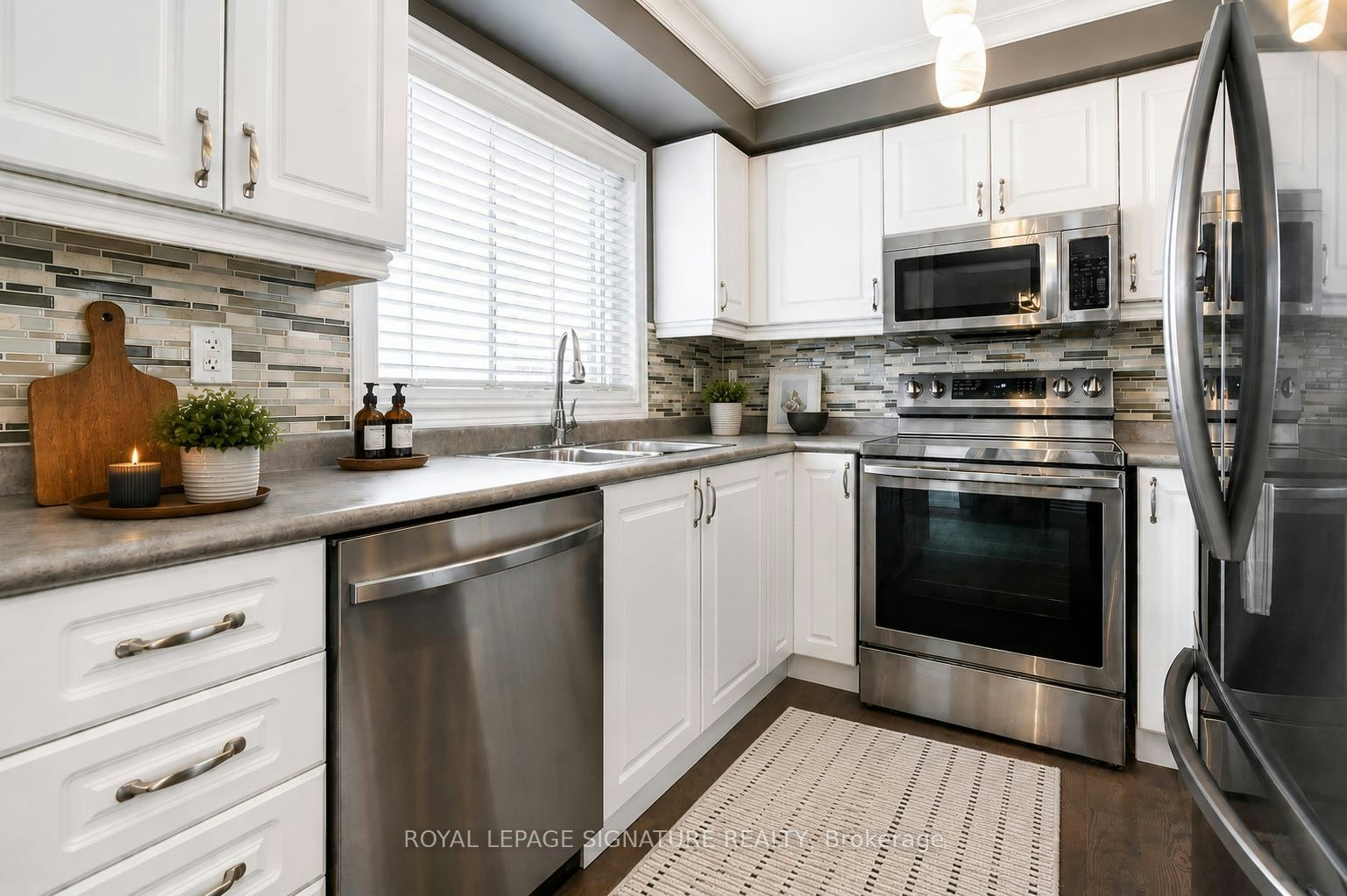 37 Succession Crescent, Barrie, ON, L4M 7G4 3