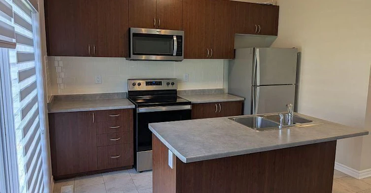23 Hills Thistle Drive, Wasaga Beach, ON, L9Z 0J3 - 6