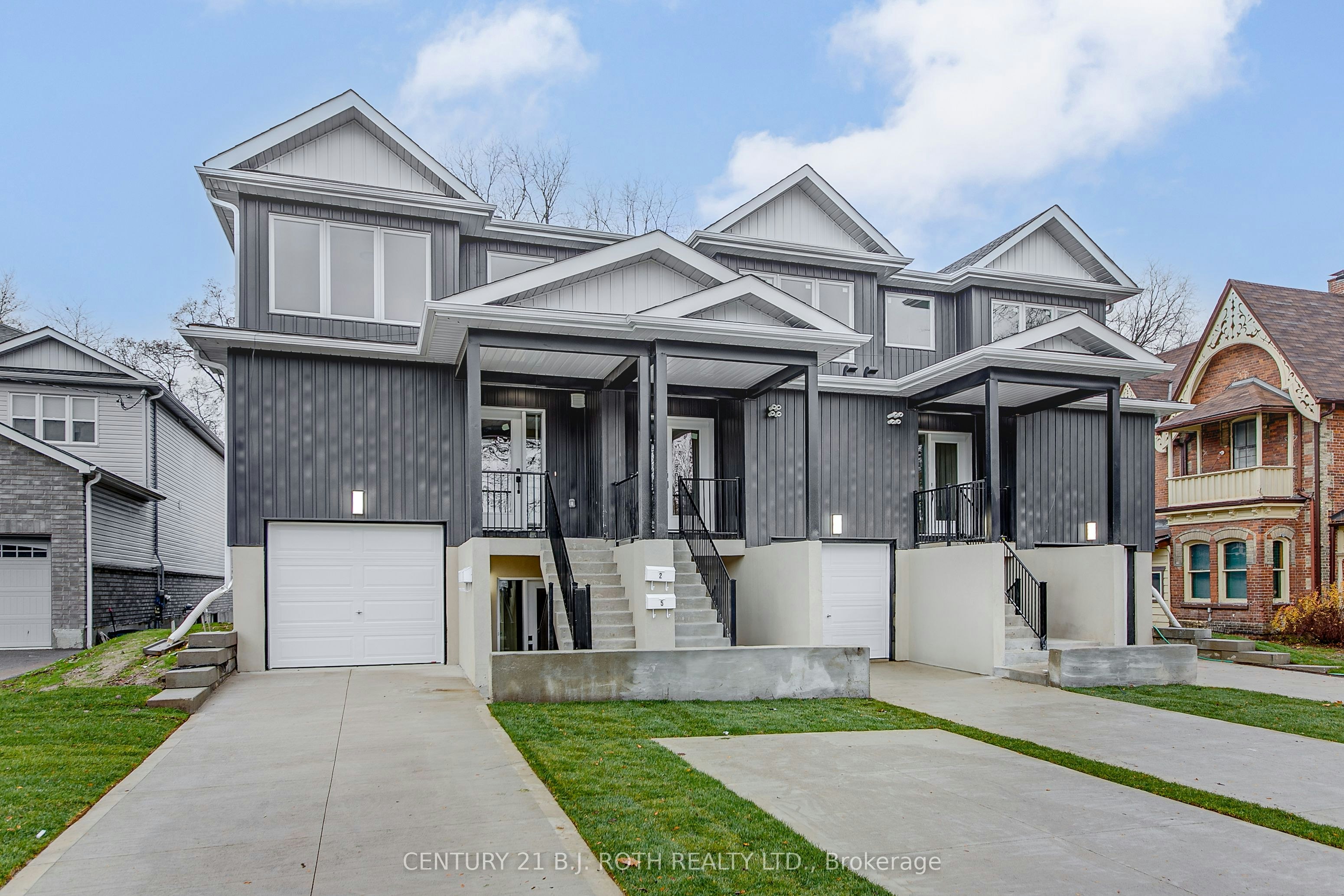6-98 Peel Street, Barrie, ON, L4M 3K7