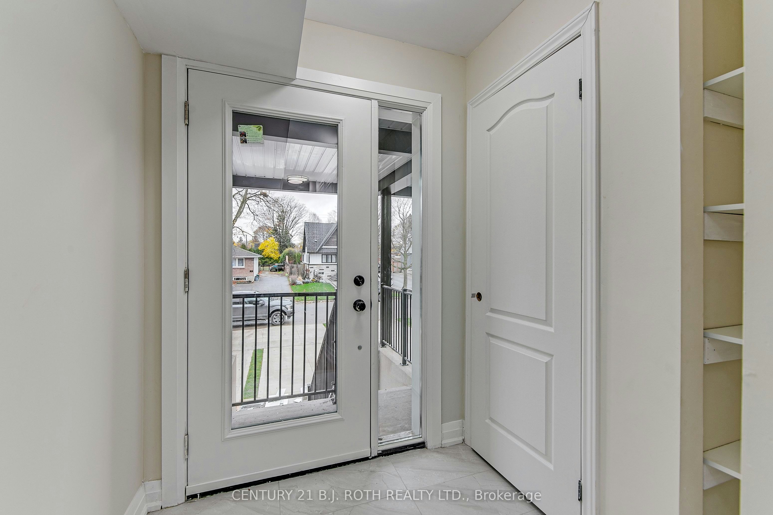 6-98 Peel Street, Barrie, ON, L4M 3K7 - 2