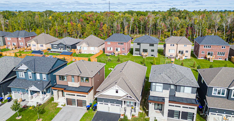 22 Simona Avenue, Wasaga Beach, ON, L9Z 0L4 - 12