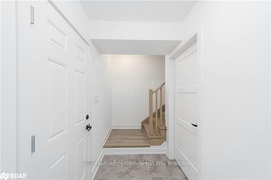 45 Hay Lane, Barrie, ON, L9J 0T6 - 2
