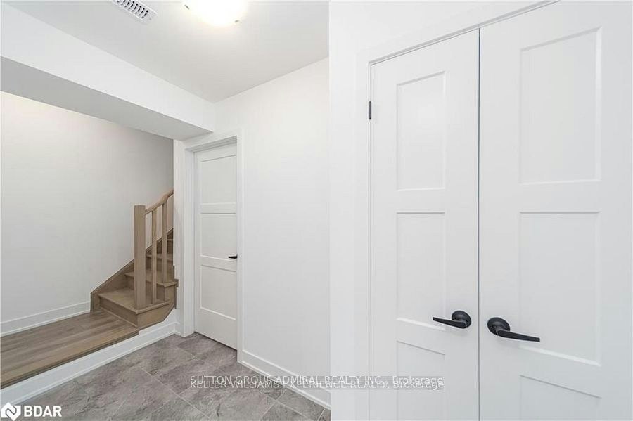 45 Hay Lane, Barrie, ON, L9J 0T6 - 8