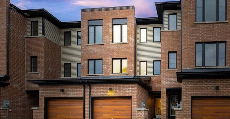 45 Hay Lane, Barrie, ON, L9J 0T6