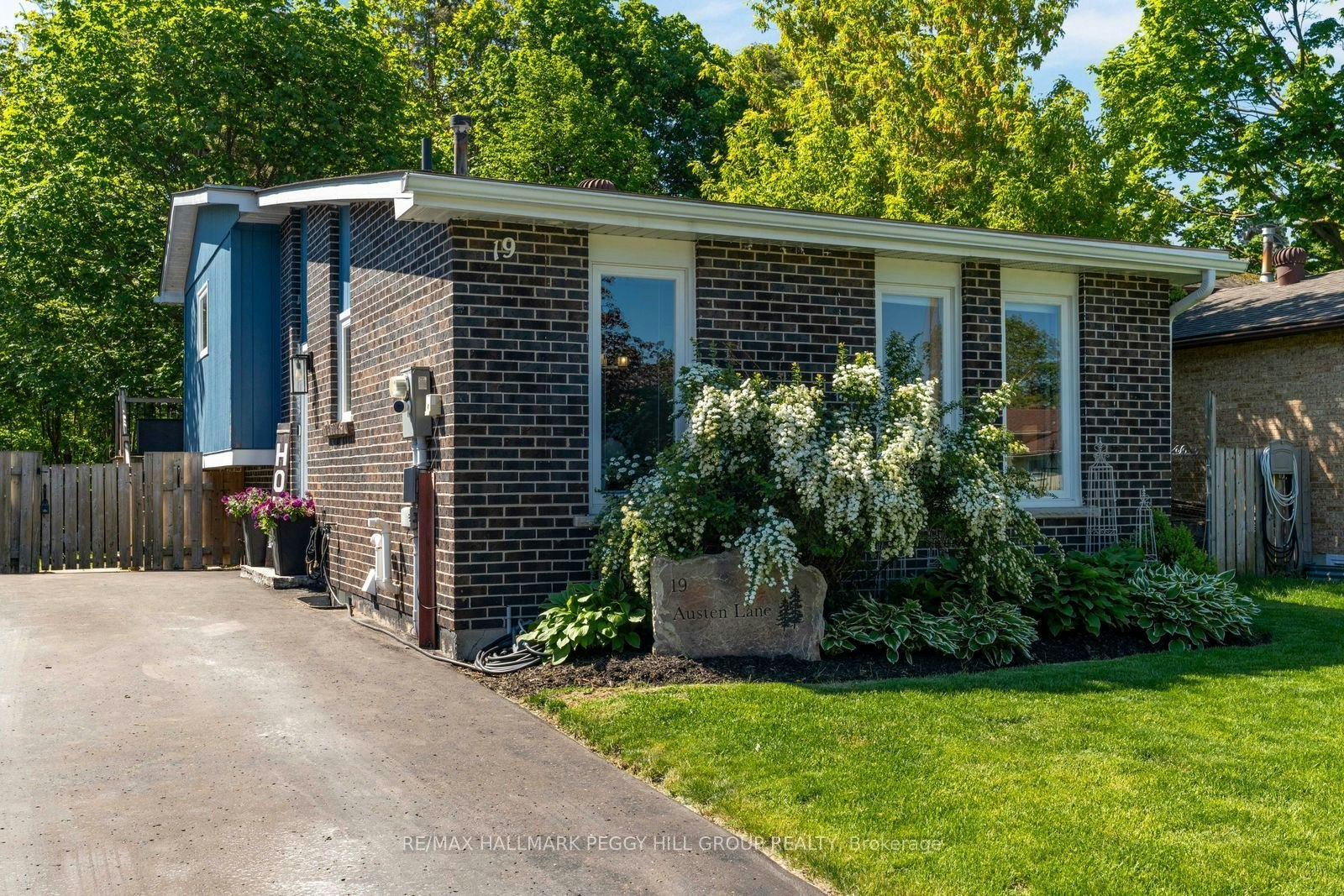 19 Austen Lane, Barrie, ON, L4N 4V4