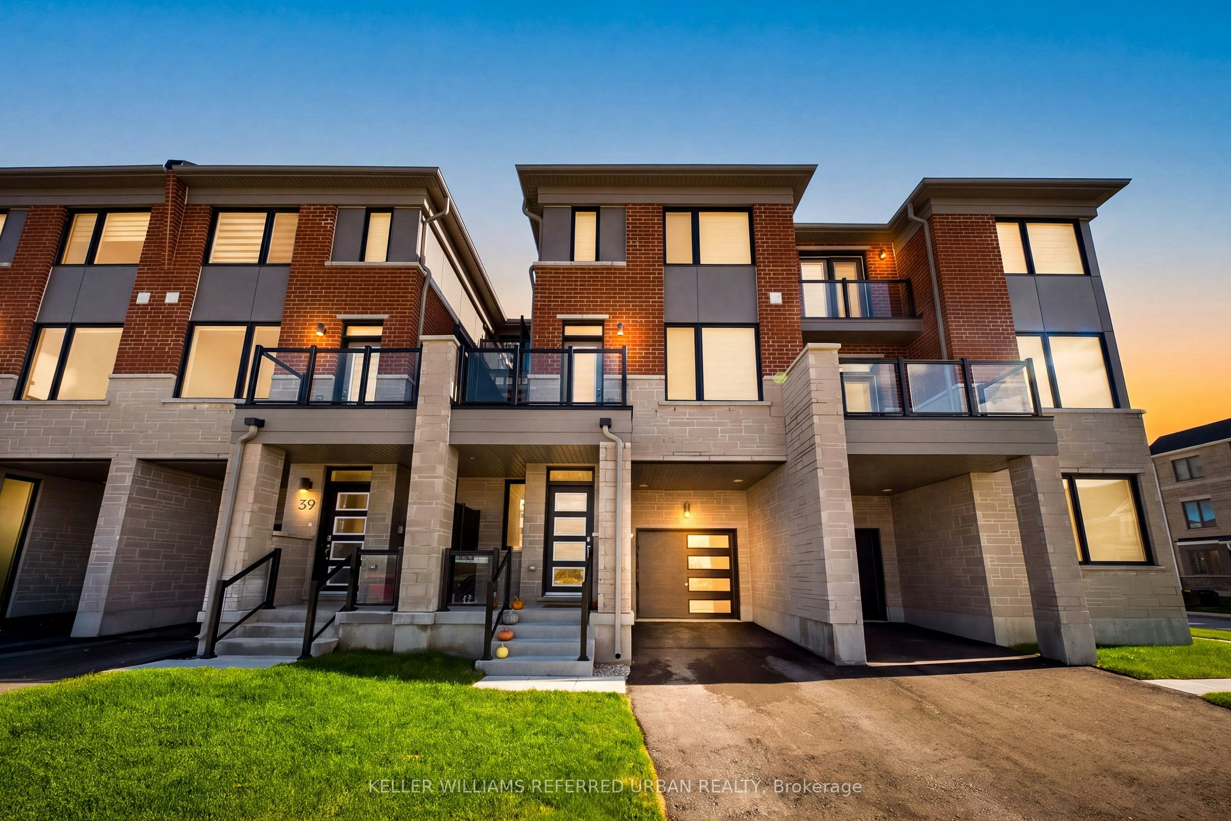 61 Vinewood Crescent, Barrie, ON, L9J 0B7 2