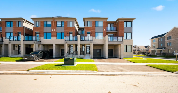 61 Vinewood Crescent, Barrie, ON, L9J 0B7
