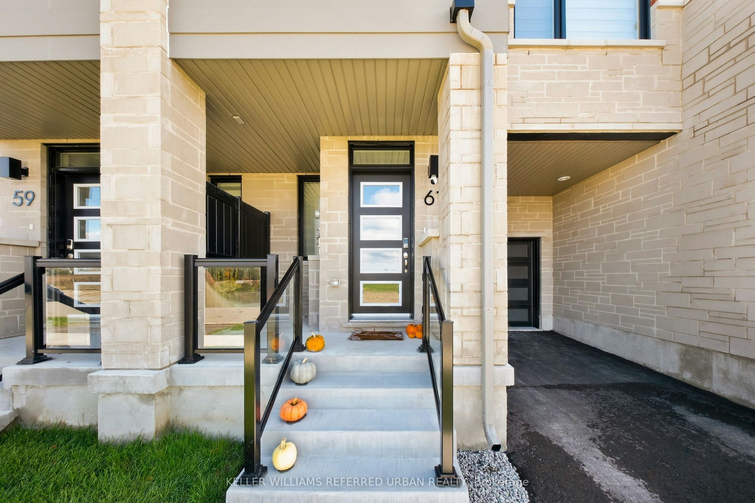 61 Vinewood Crescent, Barrie, ON, L9J 0B7 3