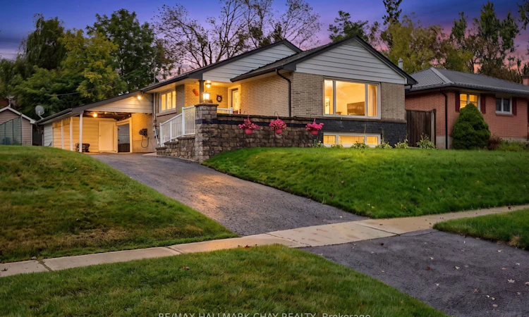 23 Marion Crescent