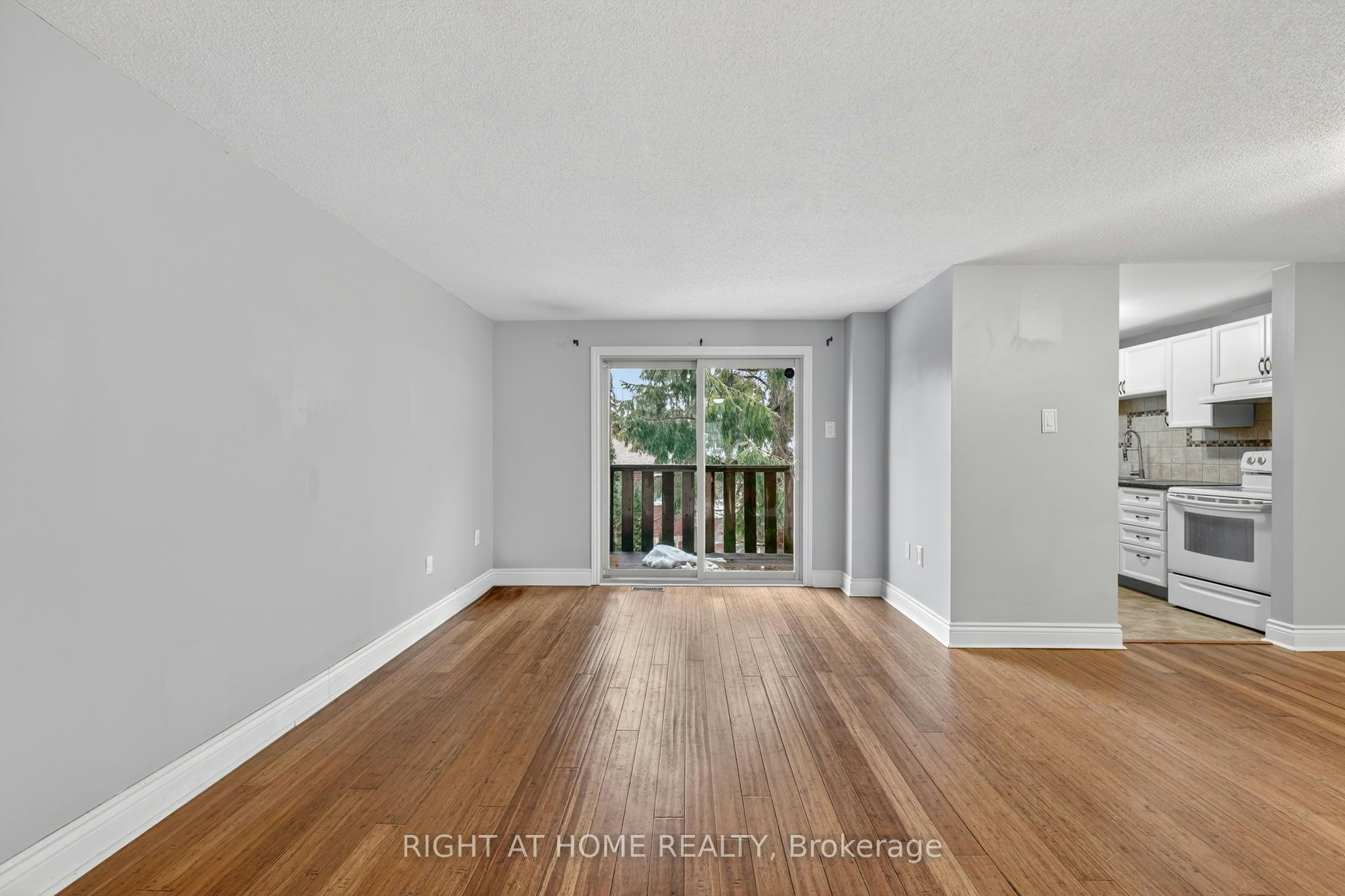 10-32 Sawmill Road, Barrie, ON, L4N 6X3 - 4
