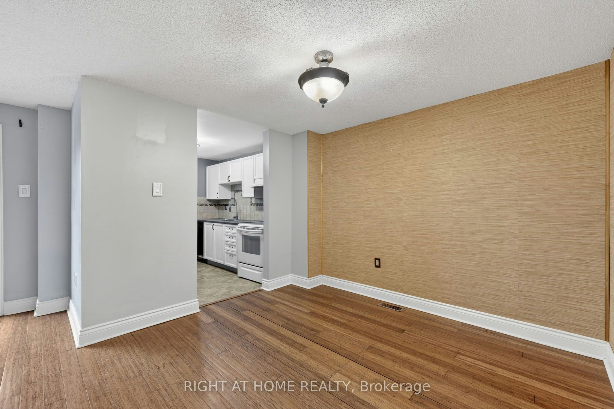 10-32 Sawmill Road, Barrie, ON, L4N 6X3 - 7