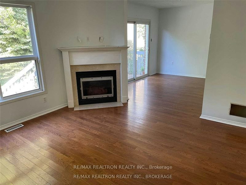 158 Taylor Drive, Barrie, ON, L4N 8L1 2