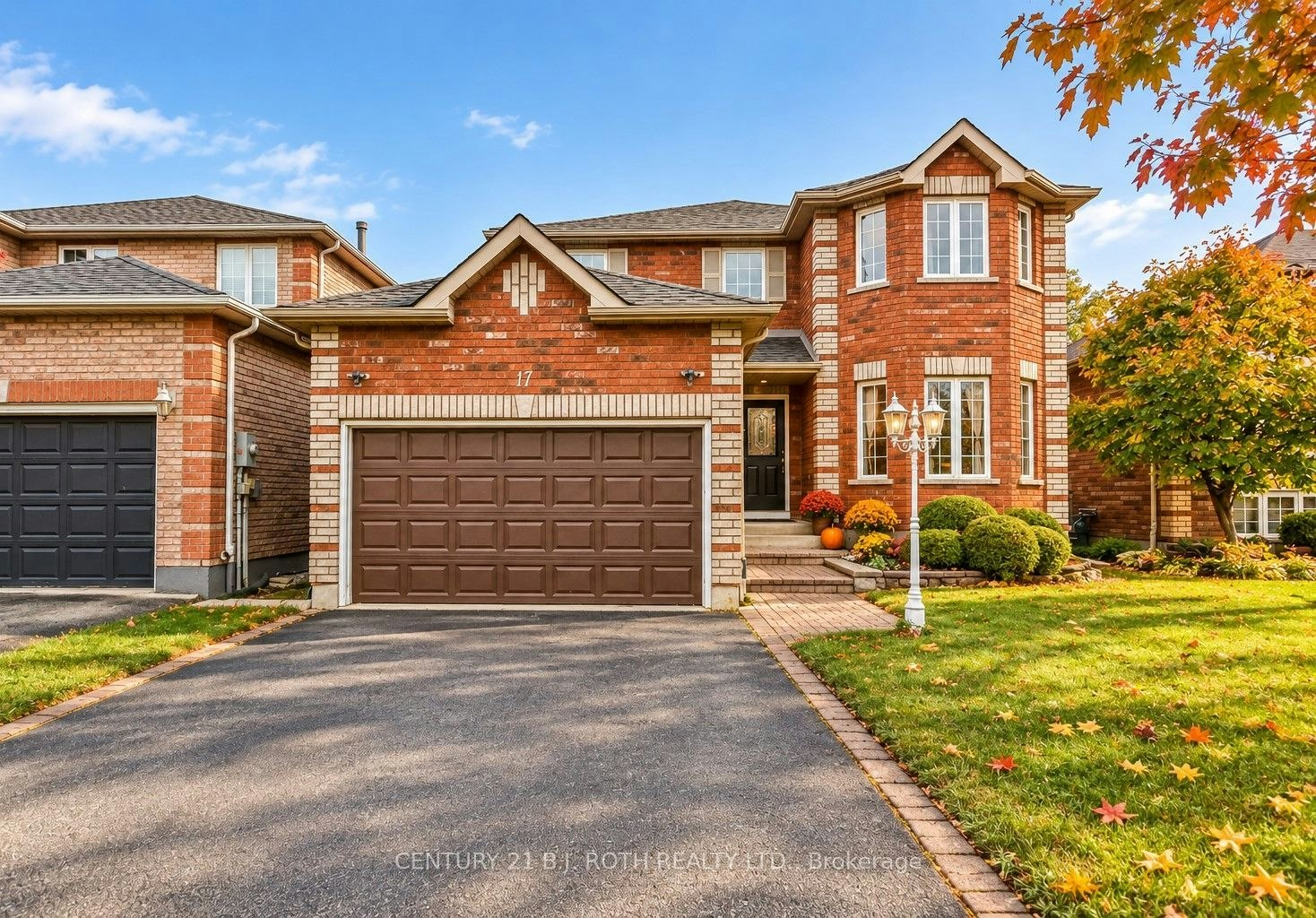 17 Crompton Drive, Barrie, ON, L4M 6N1