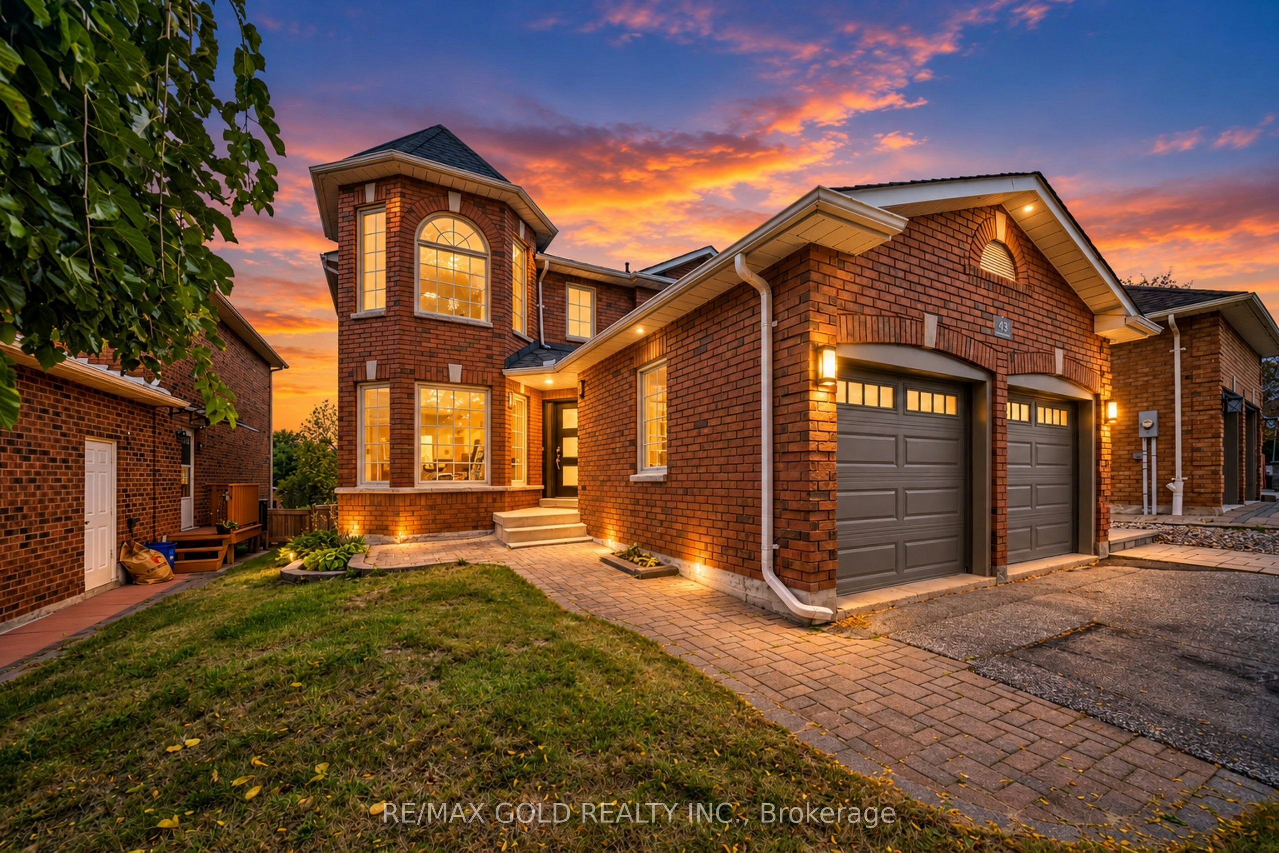 43 Golden Meadow Road, Barrie, ON, L4N 7G5
