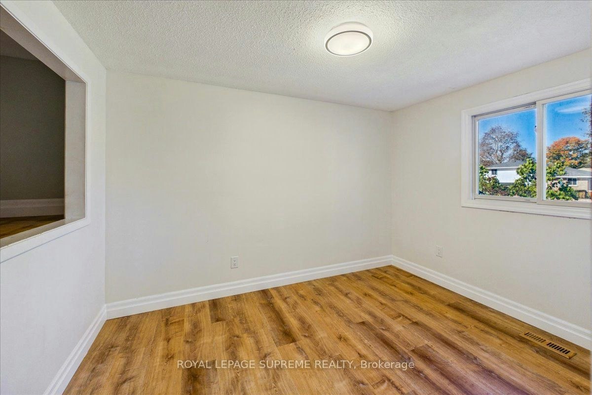Upper-46 Ridgeway Avenue, Barrie, ON, L4N 5L2 - 16