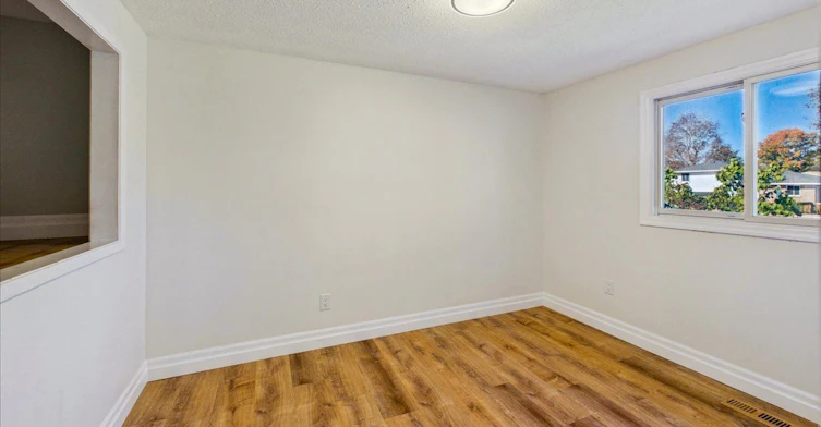 Upper-46 Ridgeway Avenue, Barrie, ON, L4N 5L2 - 16