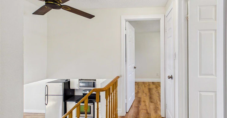 Upper-46 Ridgeway Avenue, Barrie, ON, L4N 5L2 - 11
