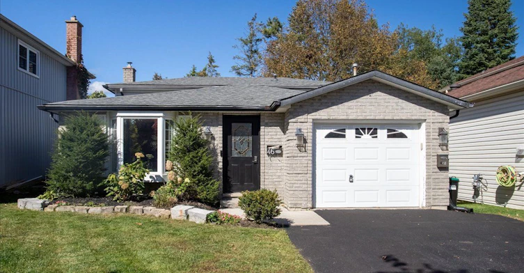 Upper-46 Ridgeway Avenue, Barrie, ON, L4N 5L2