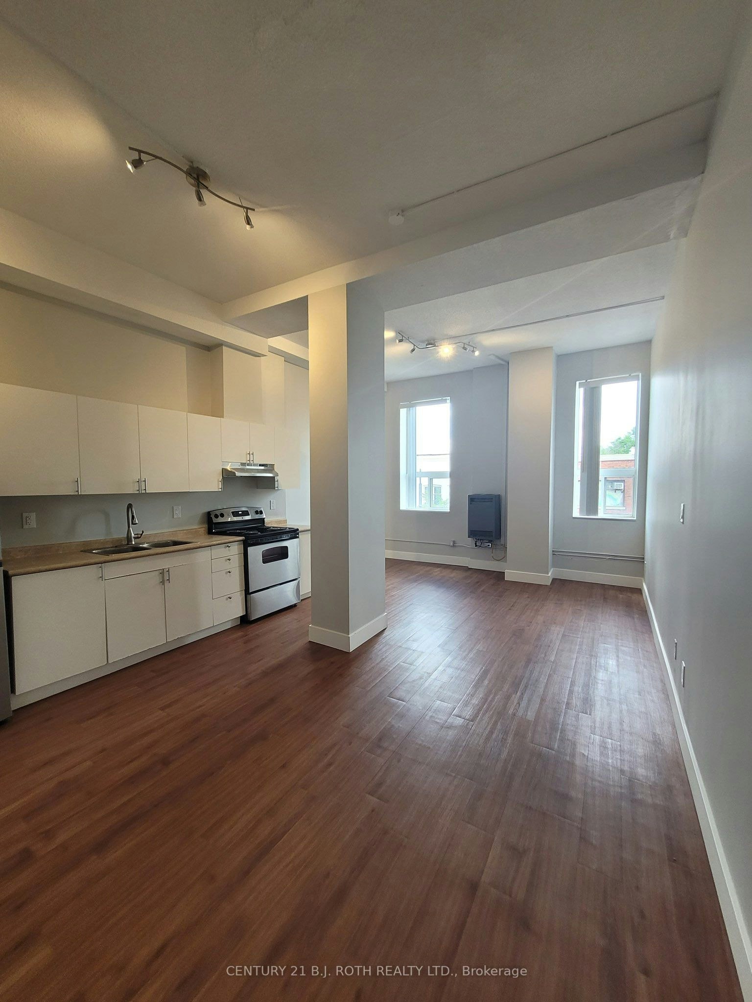 203-19 Dunlop Street W, Barrie, ON, L4N 1A1 - 6