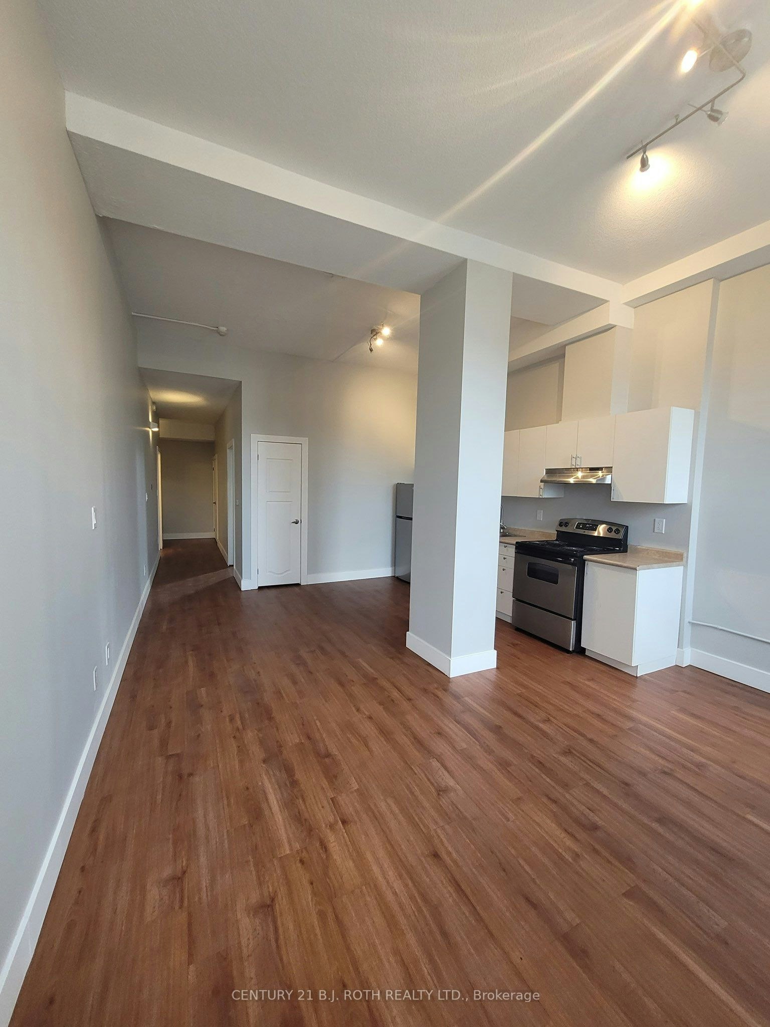 203-19 Dunlop Street W, Barrie, ON, L4N 1A1 - 5