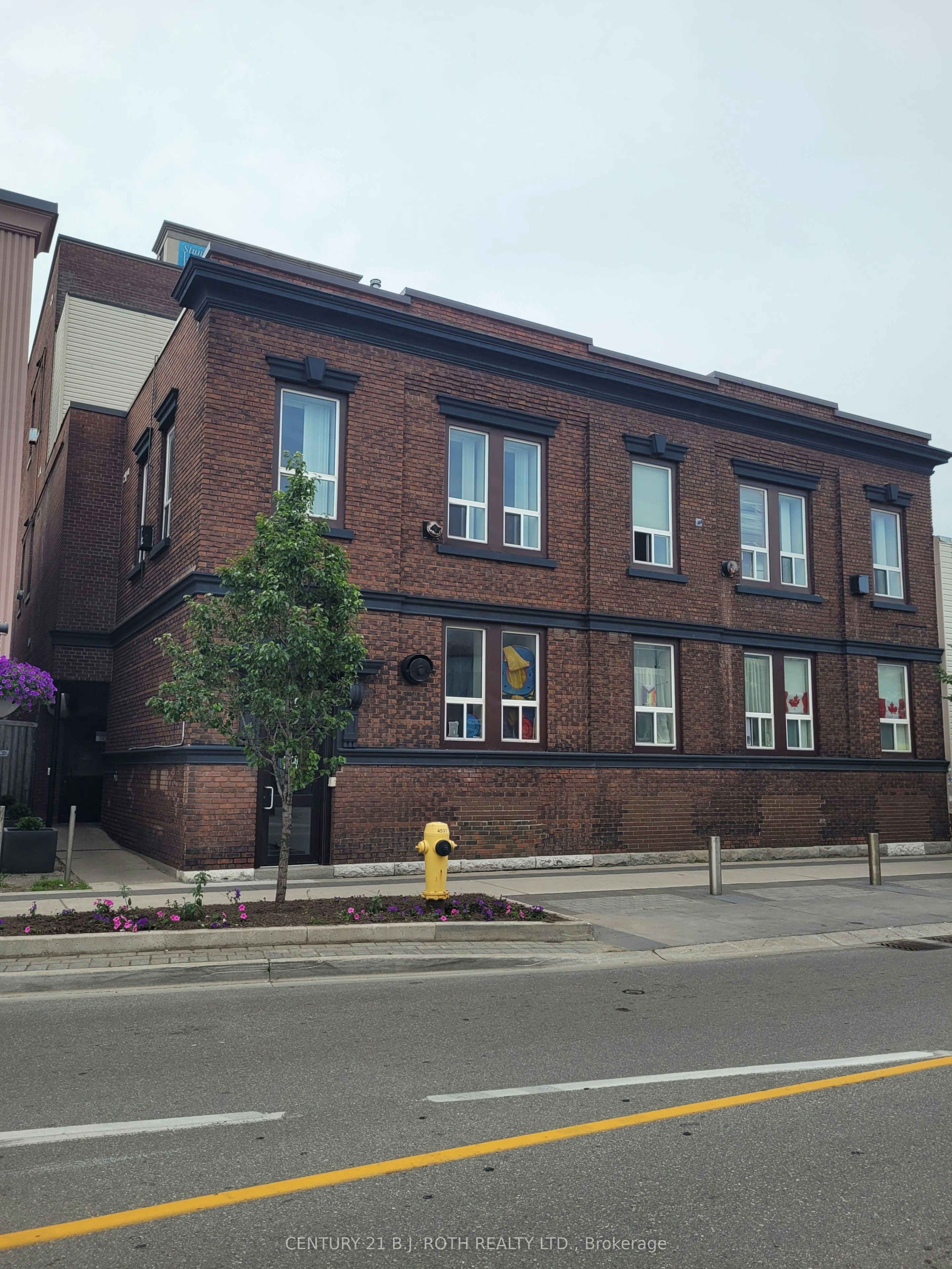 203-19 Dunlop Street W, Barrie, ON, L4N 1A1