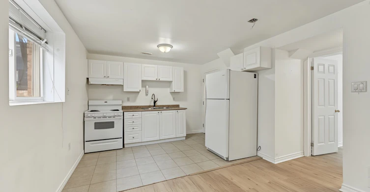 Lower-37 Forest Dale Drive, Barrie, ON, L4M 6M7 - 3