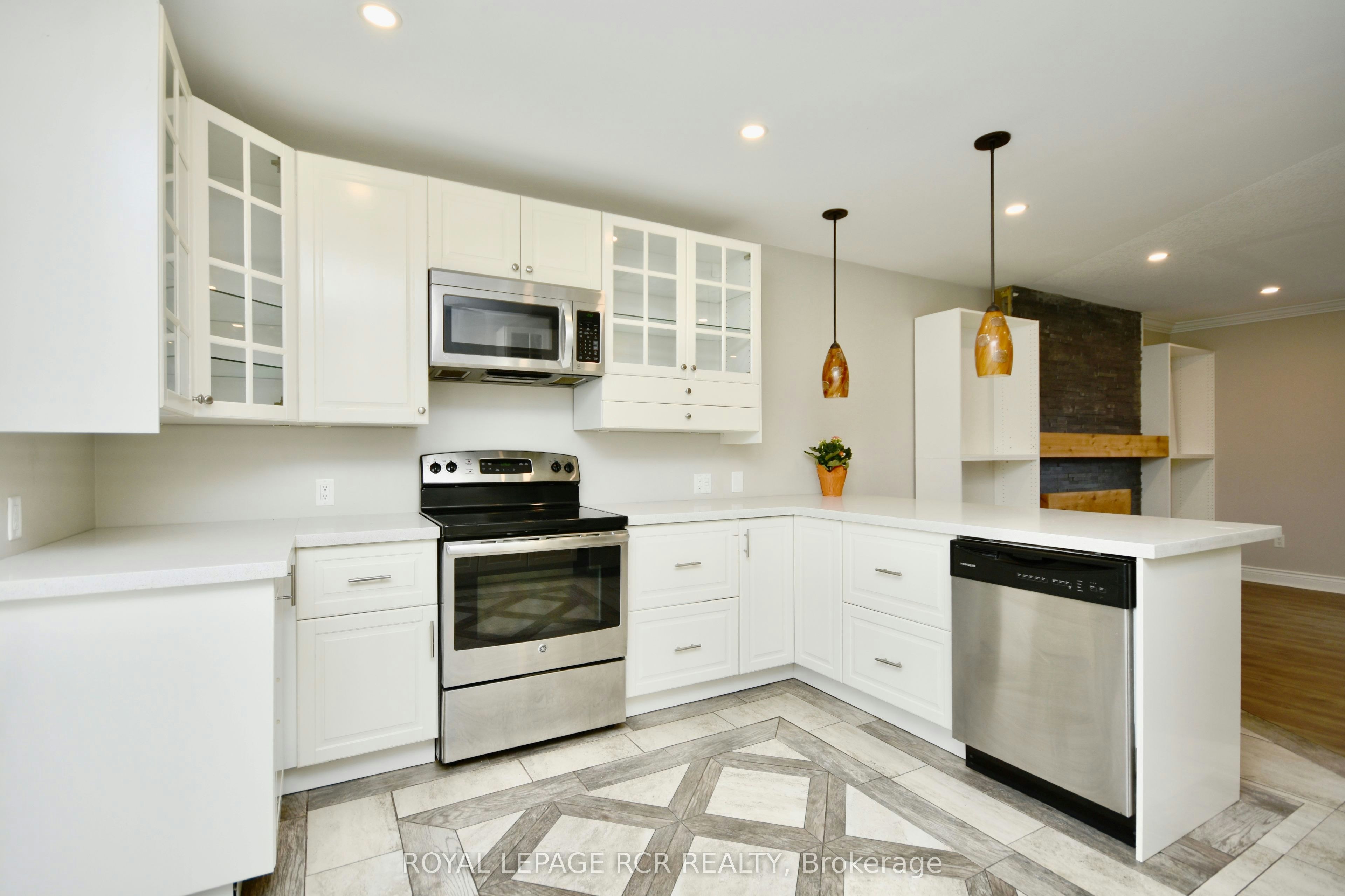 52 Drury Lane, Barrie, ON, L4M 3C8 - 3