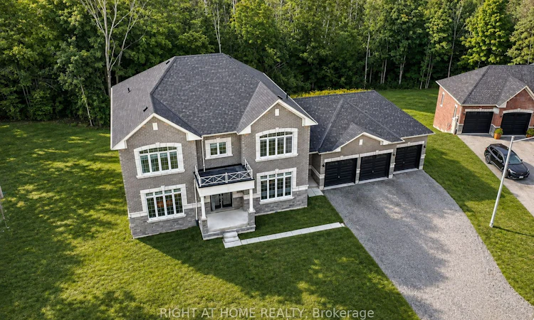 8 Forest Heights Court