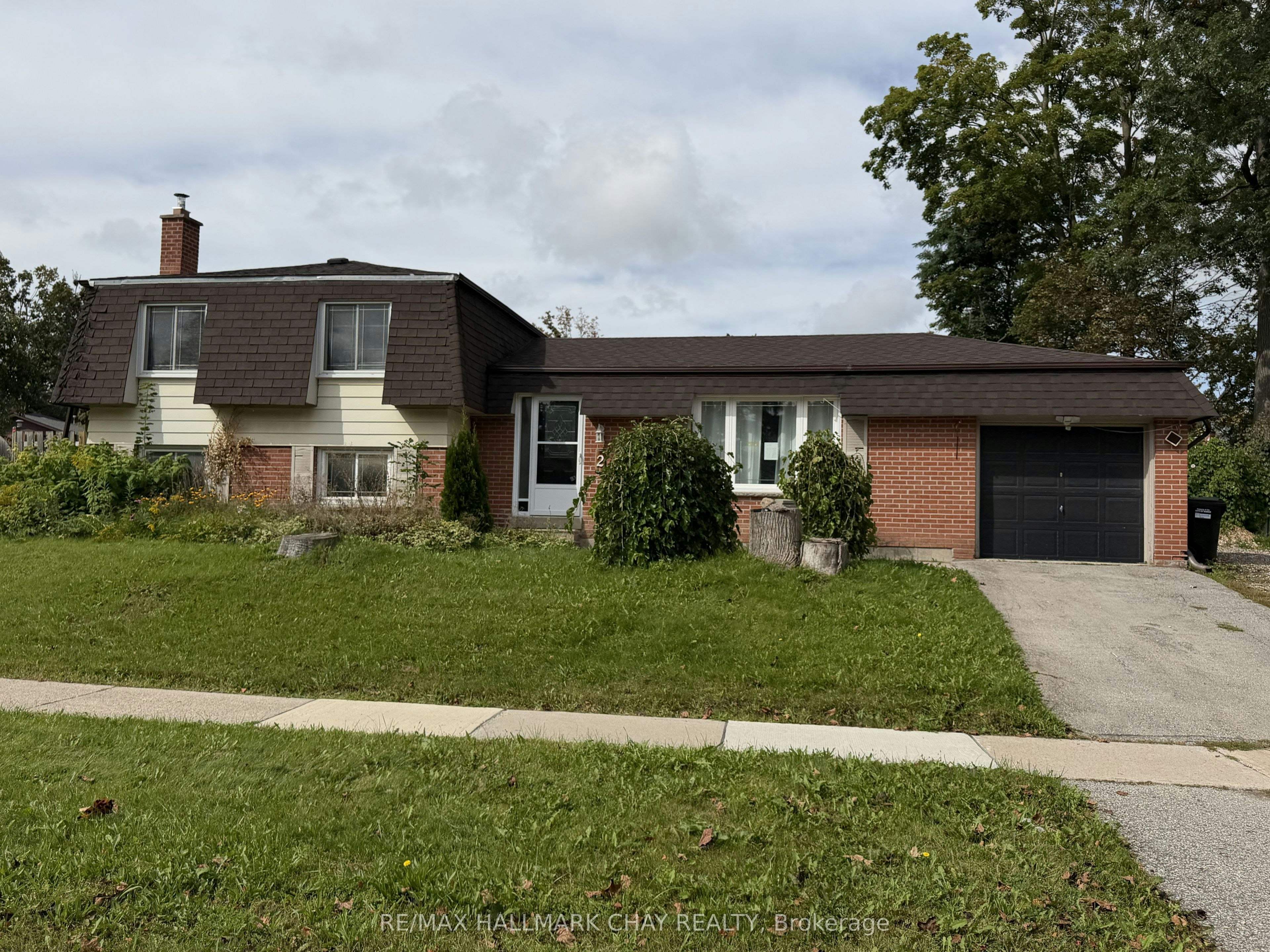 2 Birchwood Drive, Barrie, ON, L4M 4Z3
