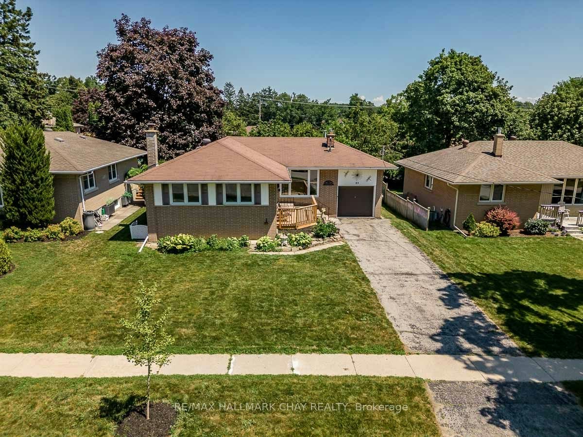 23 Downsview Drive, Barrie, ON, L4M 4P7