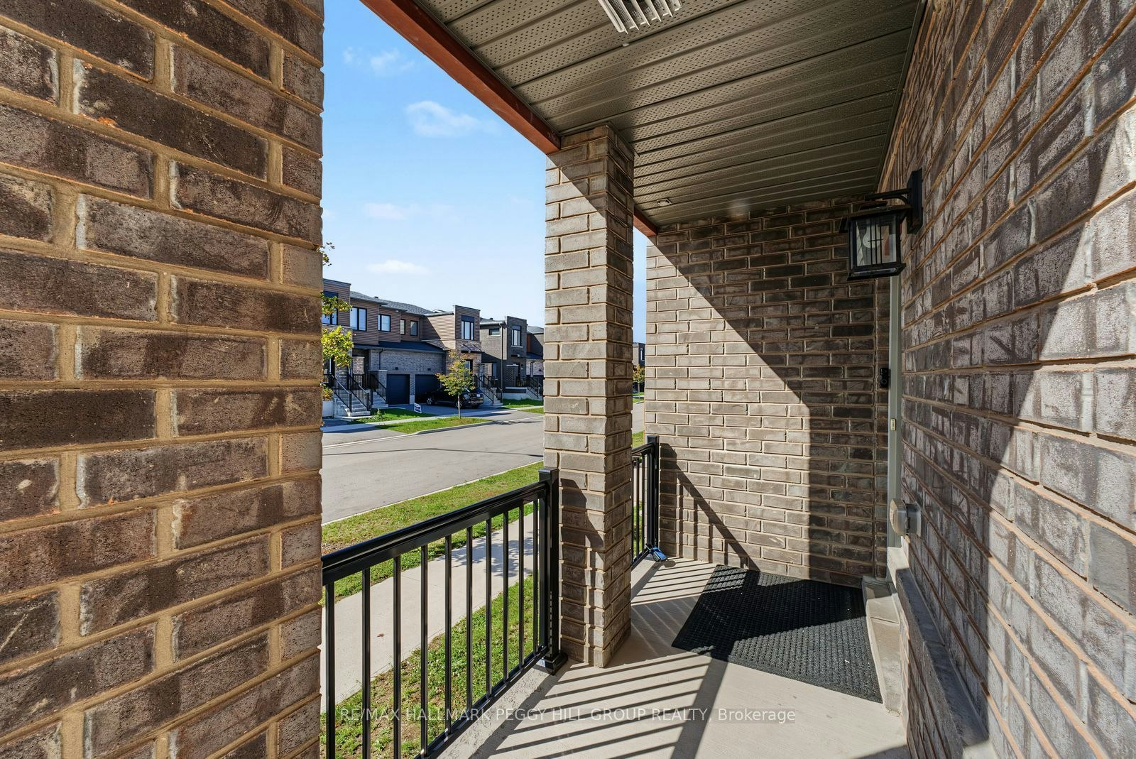 11 Turnberry Lane, Barrie, ON, L9J 0M8 - 2