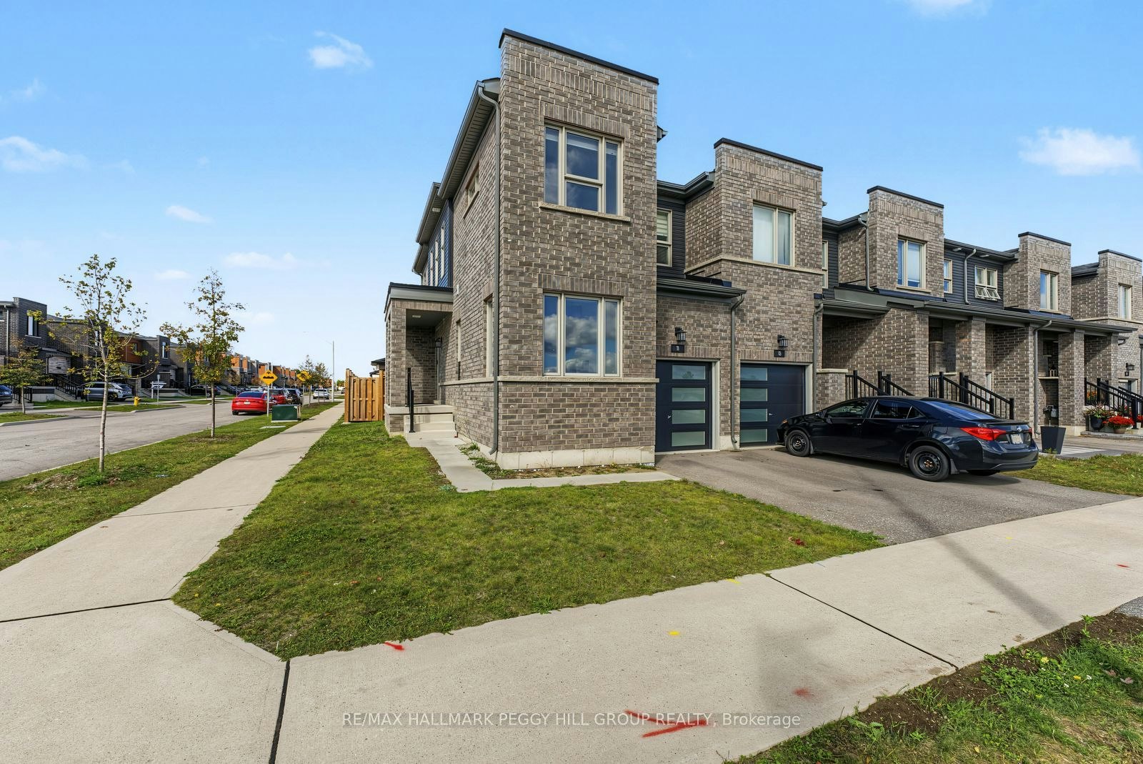 11 Turnberry Lane, Barrie, ON, L9J 0M8