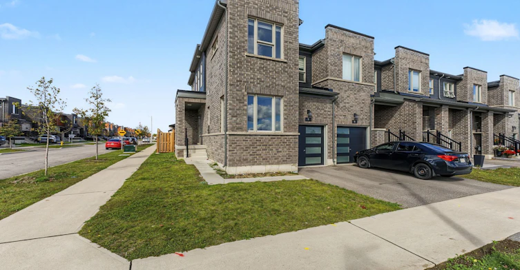 11 Turnberry Lane, Barrie, ON, L9J 0M8
