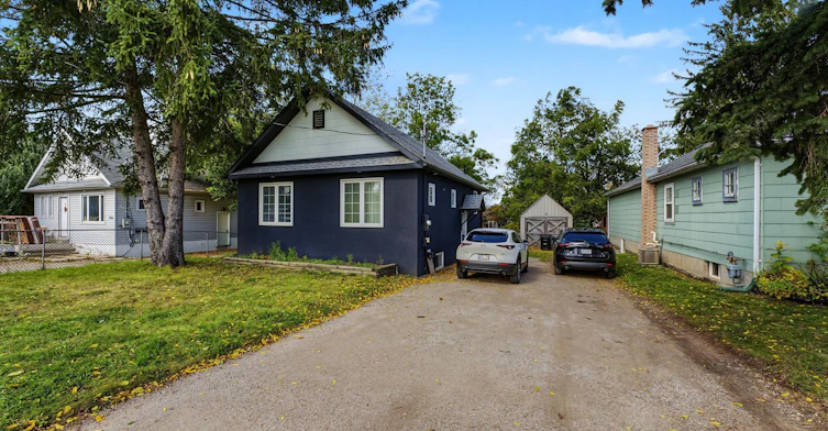 Lower-148 Penetang Street, Barrie, ON, L4M 1V8 - 2