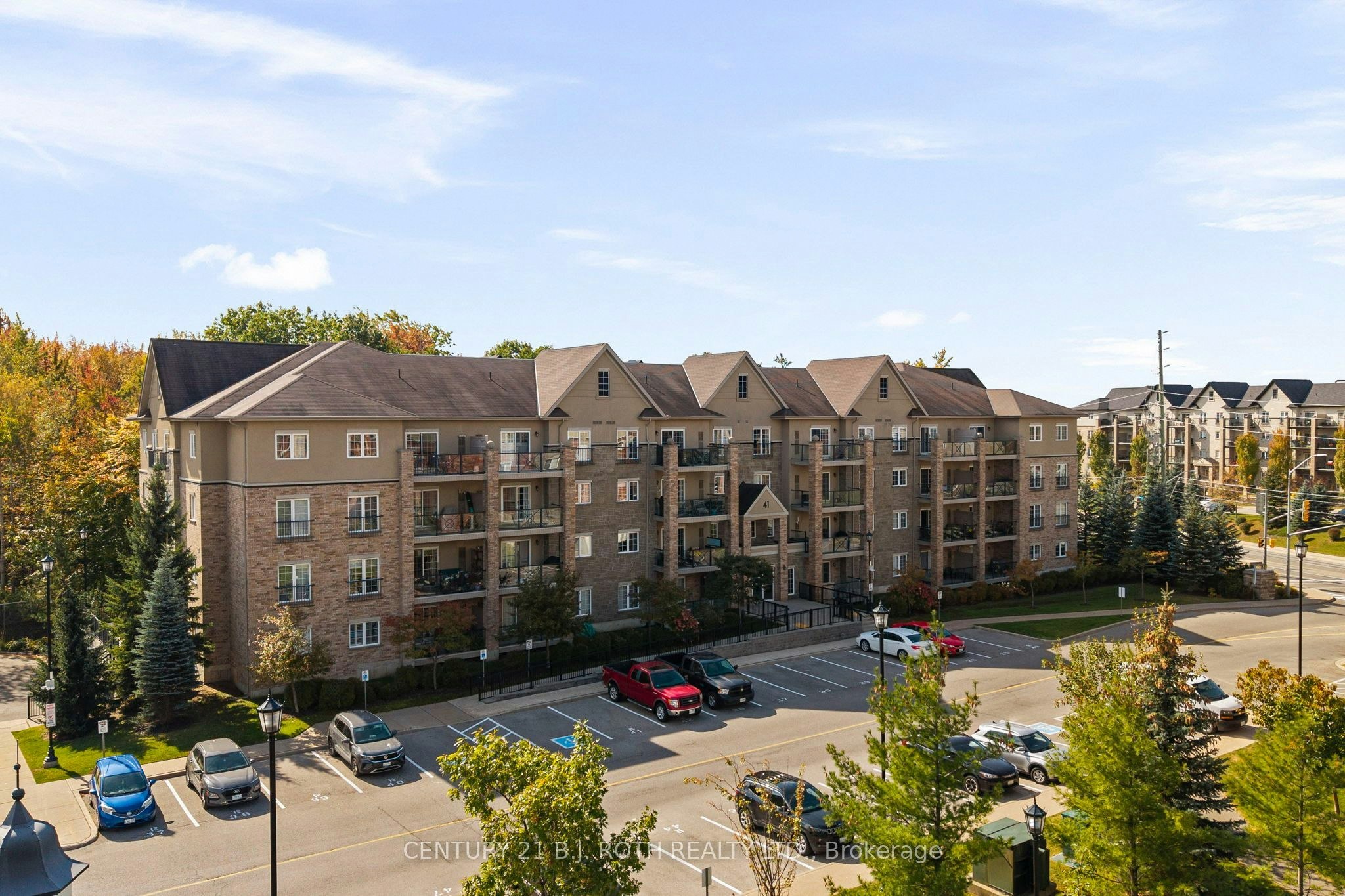 303-41 Ferndale Drive S, Barrie, ON, L4N 5T6