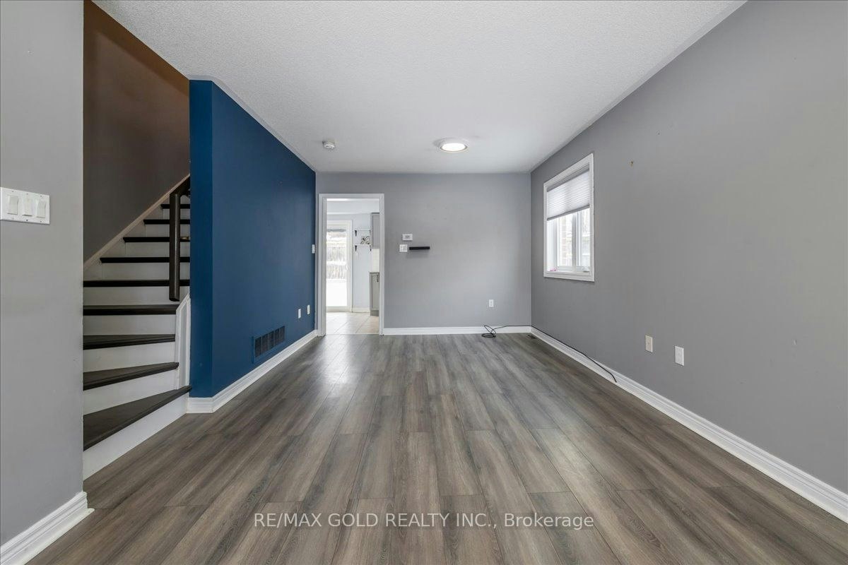 117 Bentley Crescent, Barrie, ON, L4N 0Z1 - 4