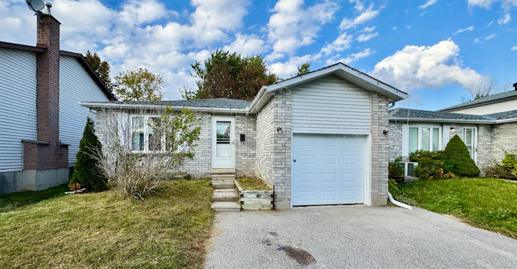 6 Hickling Trail, Barrie, ON, L4M 5V7