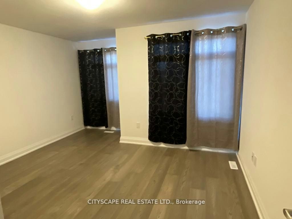 15 Barnyard Trail, Barrie, ON, L9J 0Y1 - 16