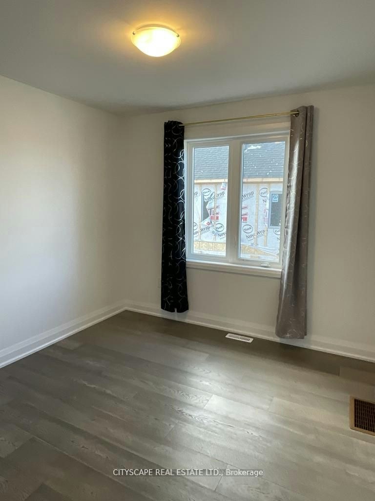 15 Barnyard Trail, Barrie, ON, L9J 0Y1 - 11