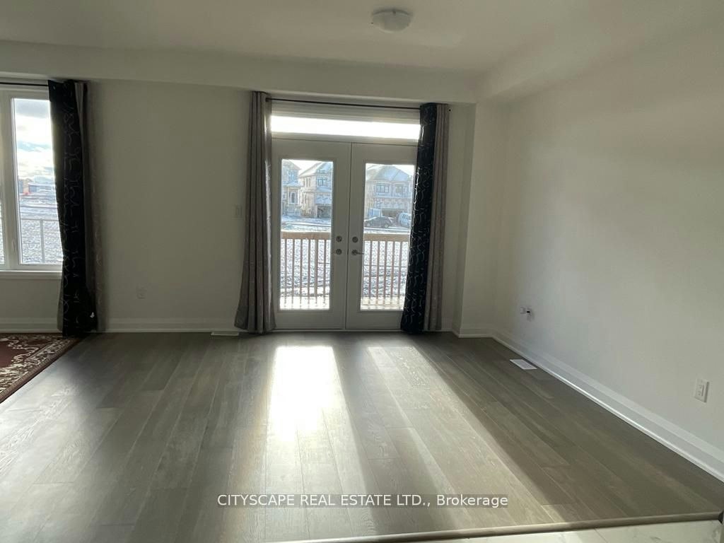 15 Barnyard Trail, Barrie, ON, L9J 0Y1 - 7
