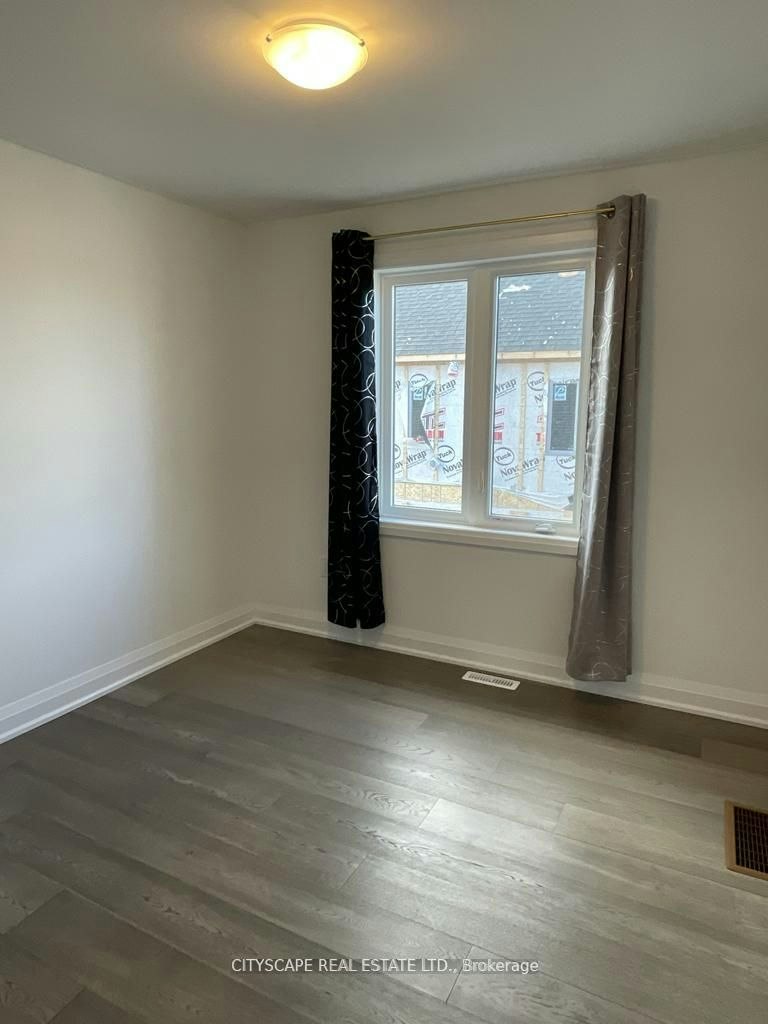 15 Barnyard Trail, Barrie, ON, L9J 0Y1 - 12