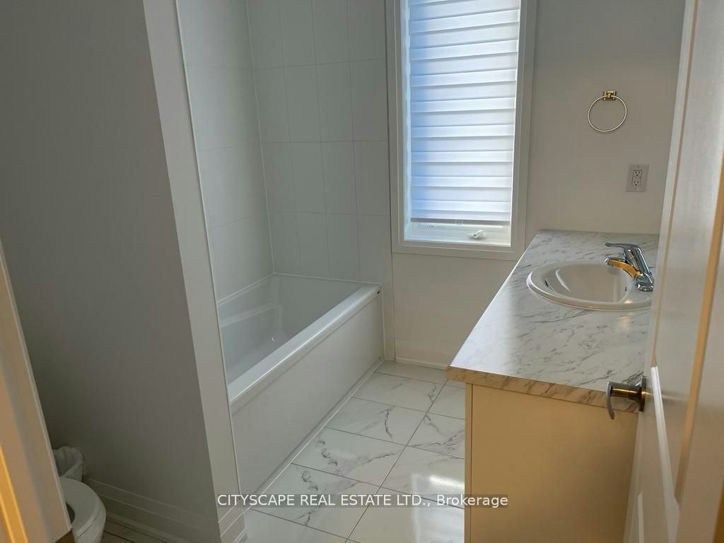 15 Barnyard Trail, Barrie, ON, L9J 0Y1 - 18