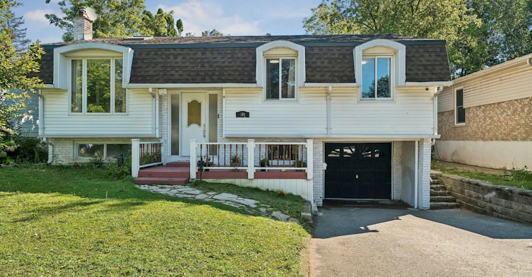 Upper-101 Marshall Street, Barrie, ON, L4N 4K7 - 4