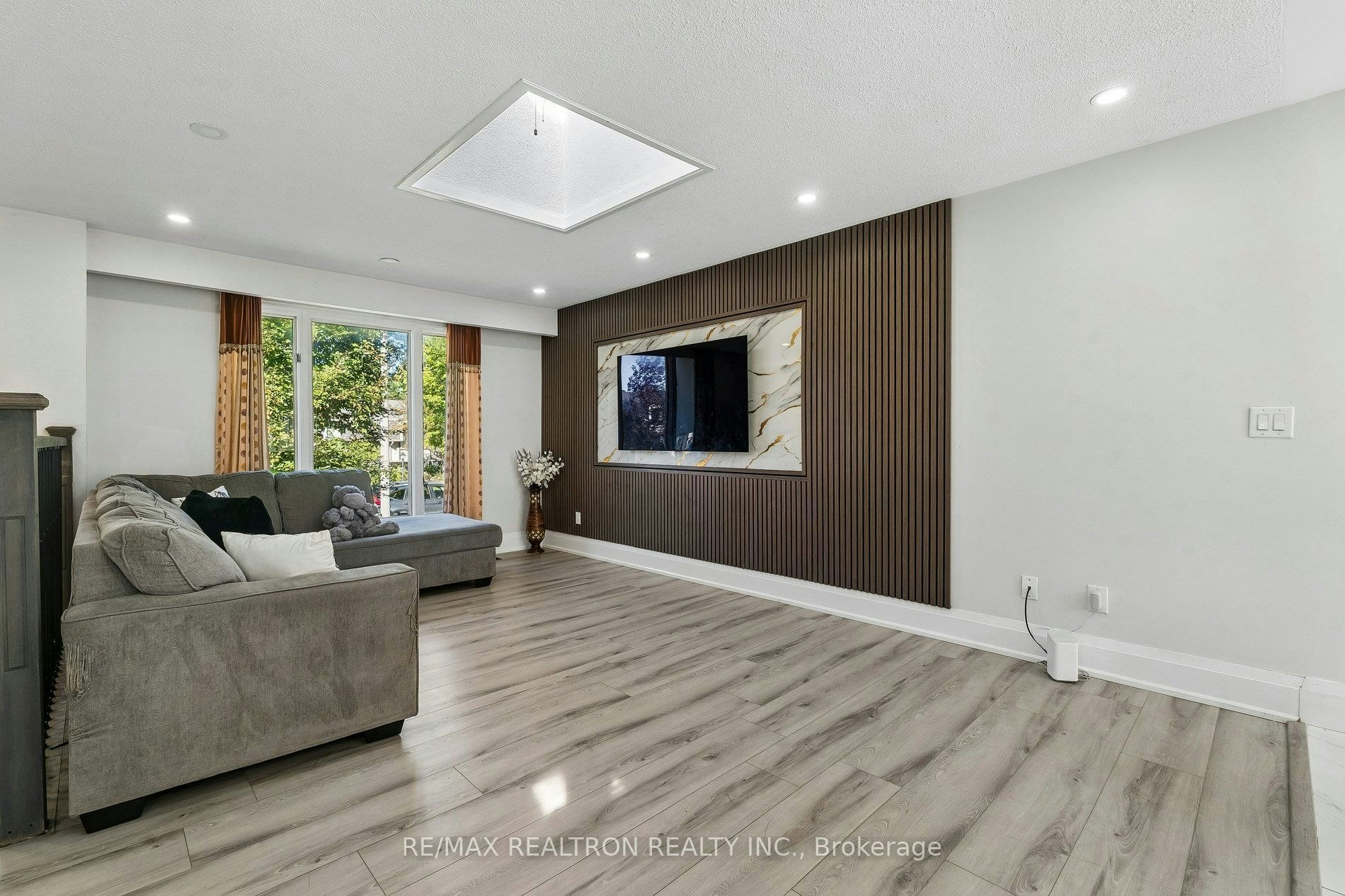 Upper-101 Marshall Street, Barrie, ON, L4N 4K7 - 10