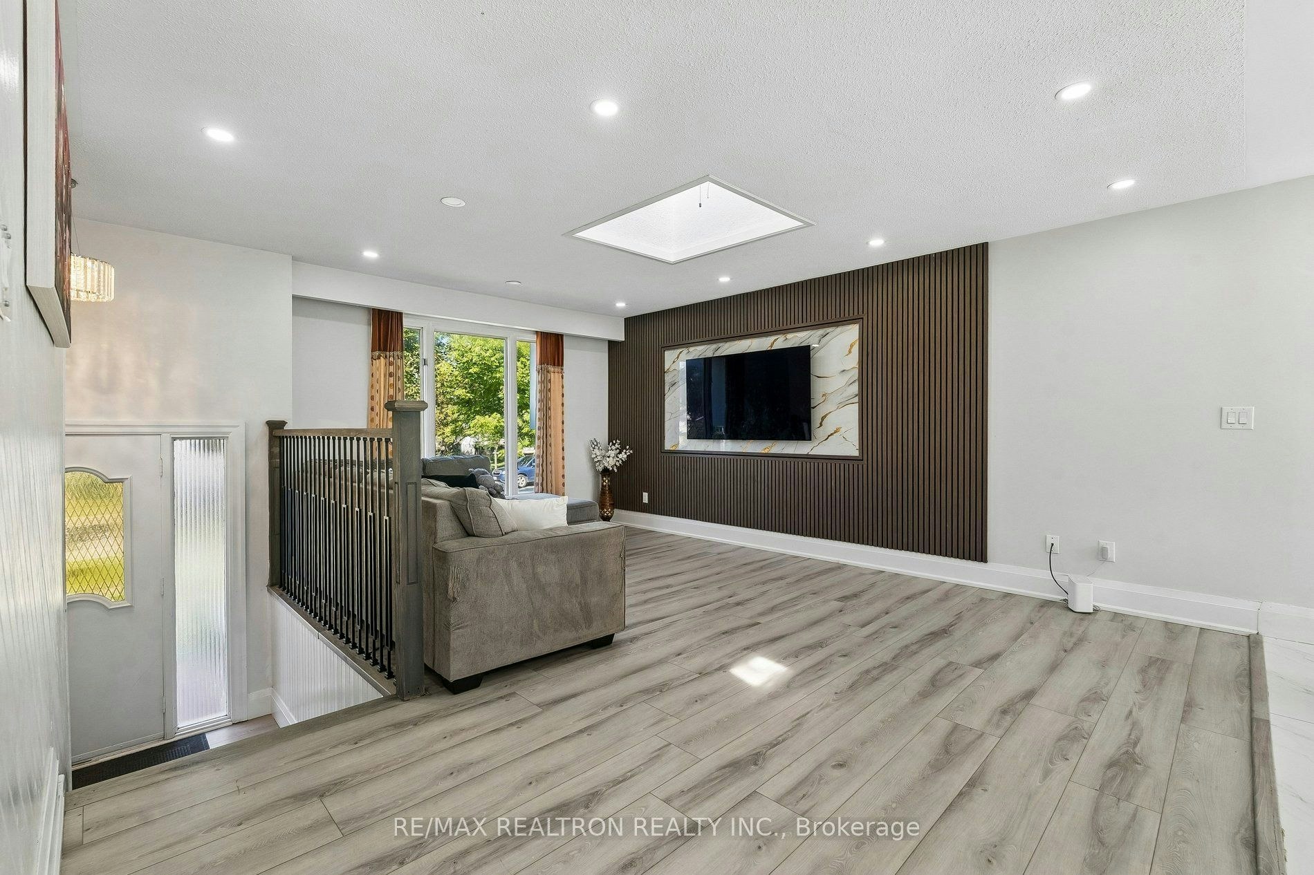 Upper-101 Marshall Street, Barrie, ON, L4N 4K7 - 9