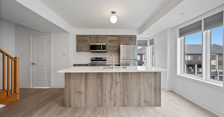 13 Magnolia Lane, Barrie, ON, L9J 0N9 - 12